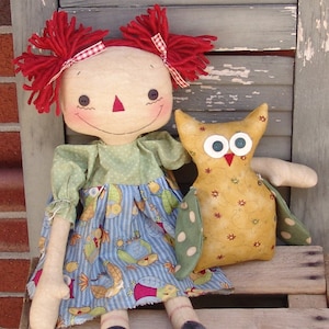 Patrón de muñeca Raggedy Ann primitiva, muñeca de trapo con búho, muñeca de trapo de 50 cm, patrón de costura, patrón de búho, HFTH201