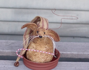 Primitive Country Christmas Santa Claus mouse December Mouse of the Month collectible, Homespun from the Heart