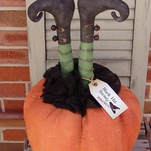 Primitive Halloween pattern, Black Hat Society Reject Witch pattern, witch legs in pumpkin, witch pattern, Halloween decor, HFTH165 image 4