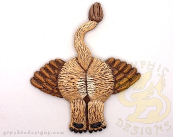 Aimant humoristique fait main Gryphon Butt, disponible en marron, noir ou blanc.