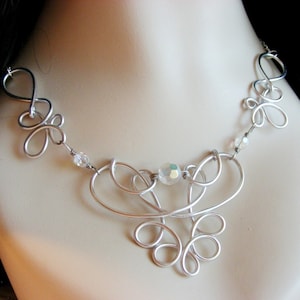 Eosheal Ornate Wire Necklace