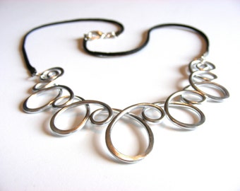 Loop de Loop Necklace - Choose your own color