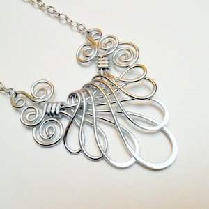 Collar abanico ART NOUVEAU - Elige tu color