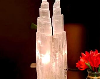 Lampe en cristal à tours jumelles sélénite : pierre de guérison naturelle, prise britannique