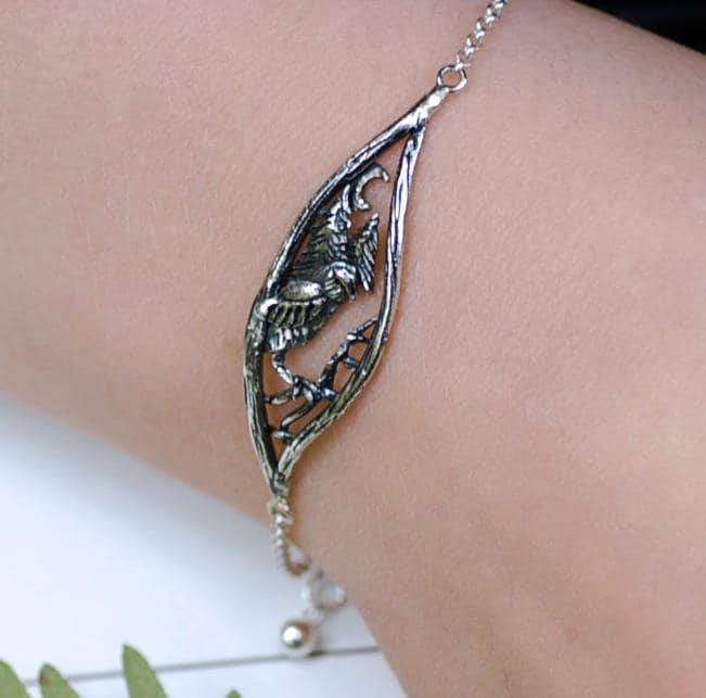 Nattuggla - Silver bracelet with owl in forest by night