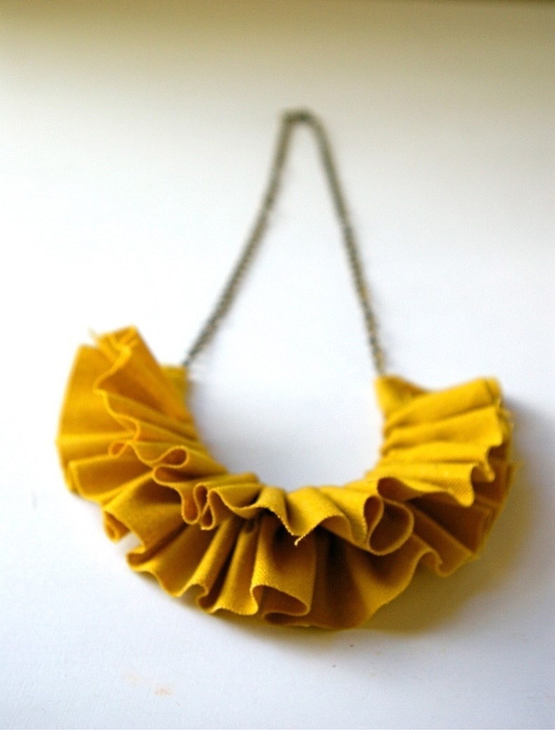 Linen ruffle necklace in mustard yellow. image 2