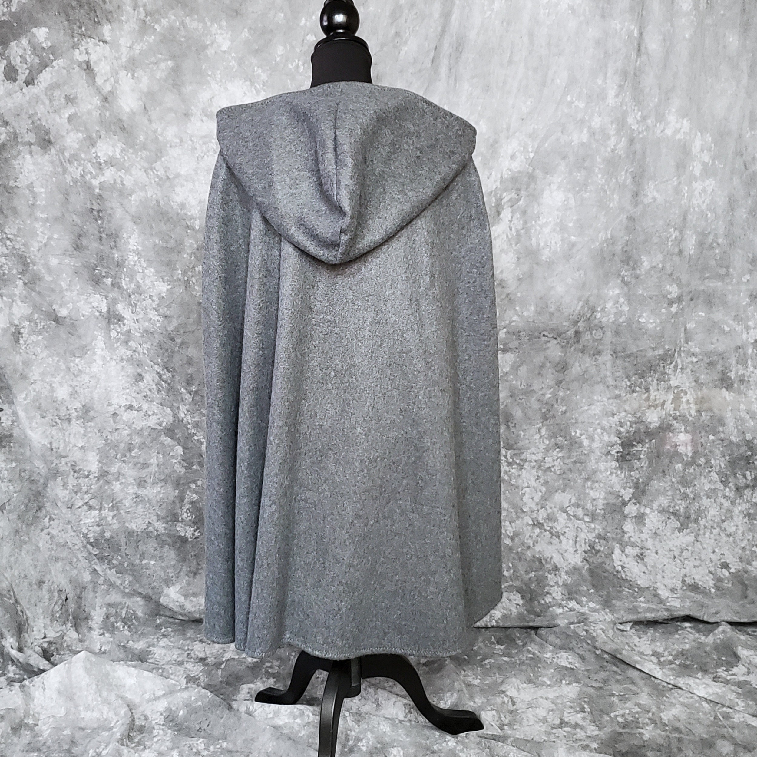 Dark gray deatchable hooded cape（マント） Amazon.com: Medieval Hooded Cloak for Men Women Ruffles