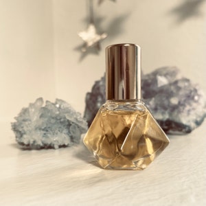 MISTURA ZODIACAL PERSONALIZADA • mistura de perfumes unissex, natural e à base de óleo, baseada no mapa natal + relatório astrológico incluído • presente de aniversário personalizado