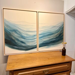 Paysage de montagne calme en bleu, « Calm Mountains Duo », 80 x 60 cm + 80 x 60 cm