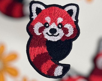 Broderad lapp med röd panda, strykbar djurlapp, söt naturdesign för ryggsäckar eller jackor, present till naturälskare, 7 x 5 cm