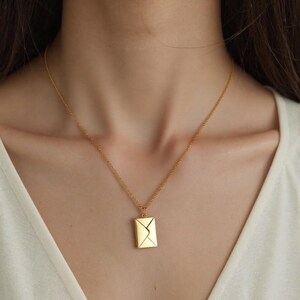 Collar de sobre personalizado - Collar con nombre personalizado / Collar con iniciales personalizado / Collar con letras / Regalo para ella / Joyería minimalista