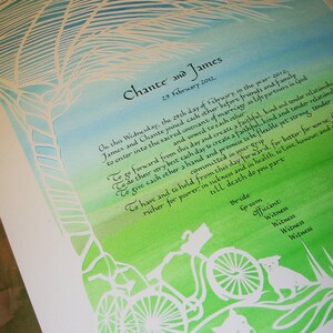 Palm Tree and Bike Trip Wedding Certificate - corte de papel cortado a mano con caligrafía y pintura de fondo de acuarela
