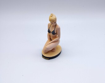 Manara figurine 50 (Stephanie)