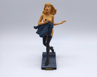 Manara figurine 32 (Valeria)