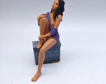 Manara figurine 31 (Oriana)