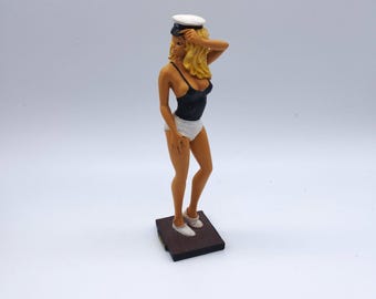 Manara Figurine 1 (Honey)
