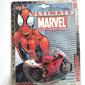 Peut inclure: Un jouet de collection de moto Maisto Ultimate Marvel comprenant une moto Ducati 996S rouge et blanche avec des graphismes Spider-Man, dans son emballage blister d'origine avec une illustration de Spider-Man et le texte Ultimate Marvel.