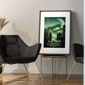 Puede incluir: Un p&oacute;ster de pel&iacute;cula enmarcado con un esquema de color verde y negro. El p&oacute;ster presenta una silueta de una nave espacial y tres figuras en primer plano. El t&iacute;tulo "ALIEN" est&aacute; impreso en blanco en la parte inferior del p&oacute;ster.