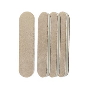 Puede incluir: Cinco limas de uñas beige con bordes blancos. Las limas son rectangulares y tienen un borde redondeado.