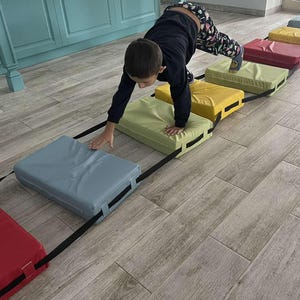 フォームラダートレーナートラック KIDIGO、ソフト遊具、モンテッソーリフォーム、乳児、幼児、ソフトプレイブロック