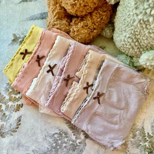 Calcinhas femininas de cintura média inspiradas no vintage, coleção de 6 cores - macias e respiráveis com acabamento em renda delicada