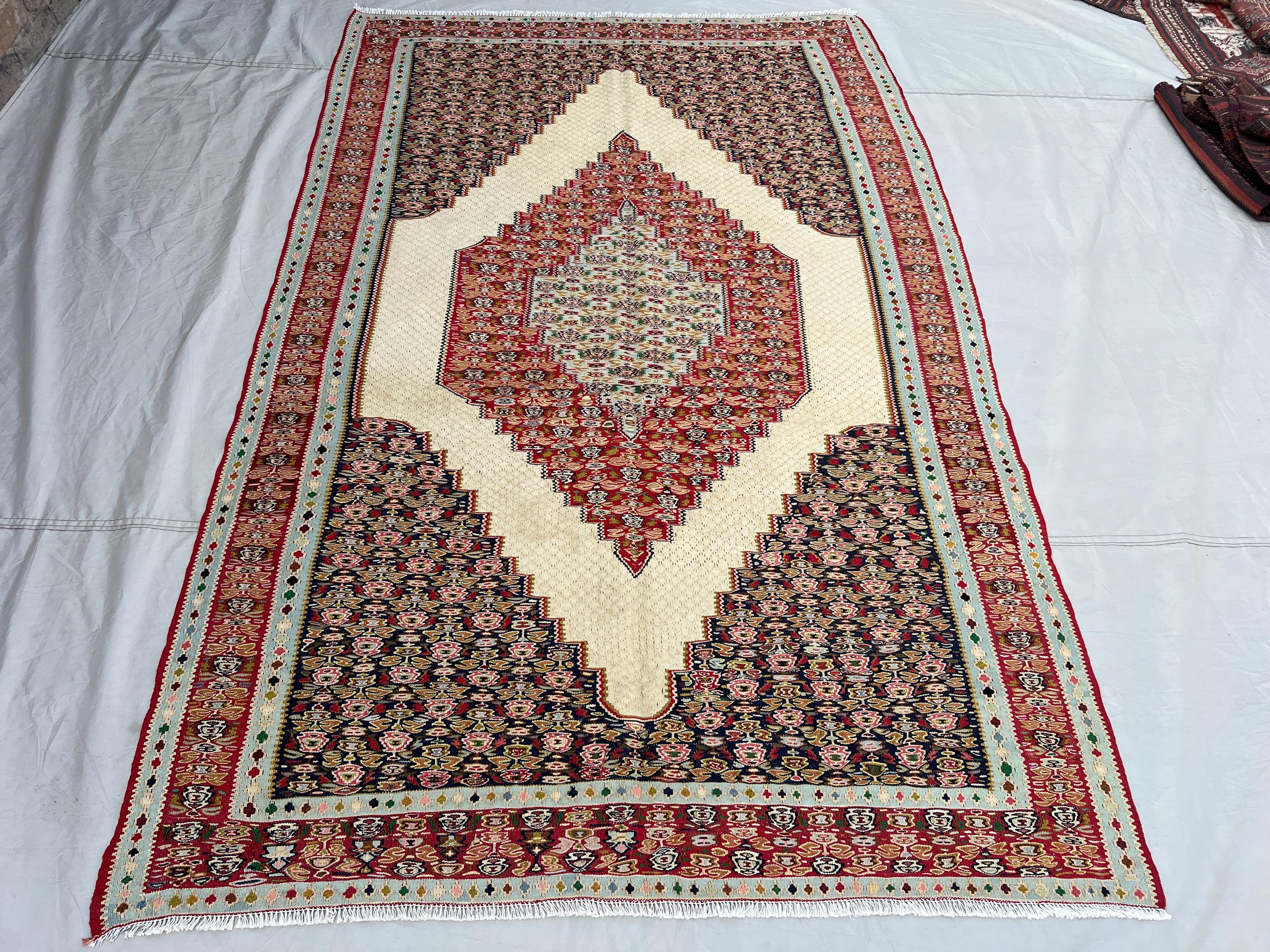 5'1x8' Ft Vintage Afghan Kilim Rug Ivory Navy Diamond Medallion All-Over Floral Flatweave Handwoven Wool Area Rug | Living Room Bedroom