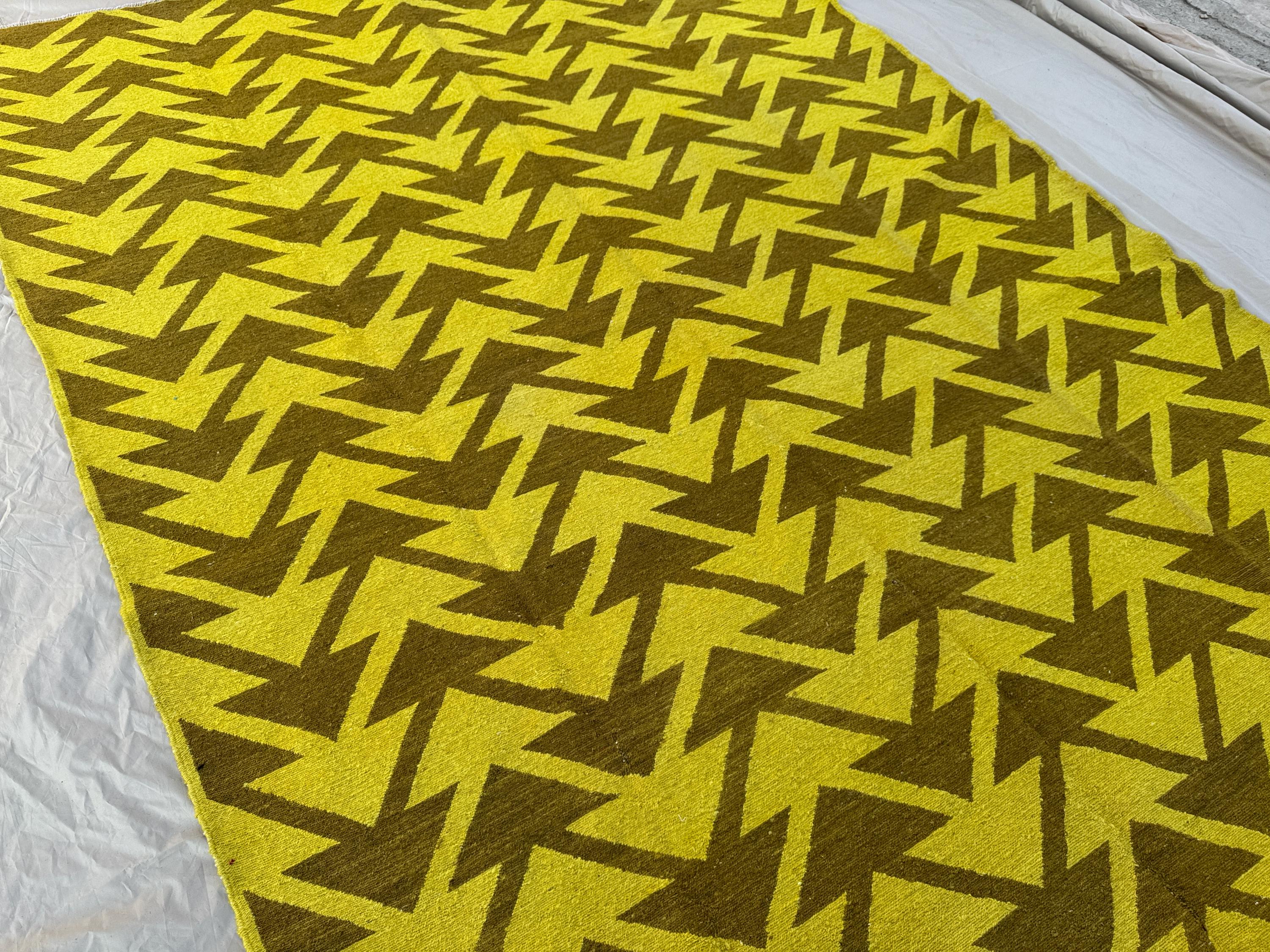 Handmade Geometric Wool Rug, 6.5x9.5 ft, Yellow and Brown, Arrow Design, Modern Area Rug, Oversized Floor Rug, Contemporary Decor, Floor Rug