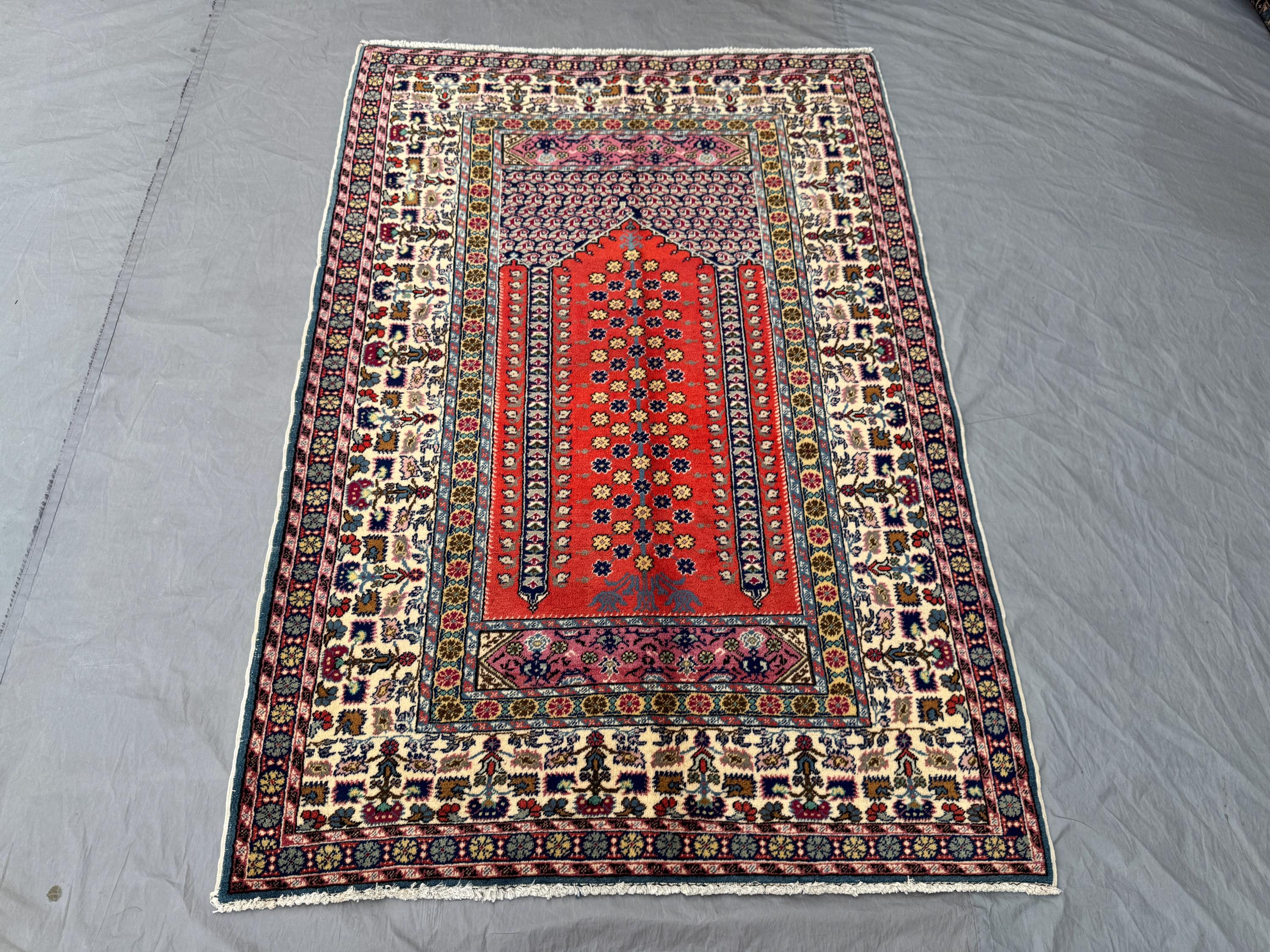 4 x 6 ft Turkish Hand Knotted Vintage Soft Pile Anatolian Design One-of-a-Kind Luxury Room Decor Floral Geomet