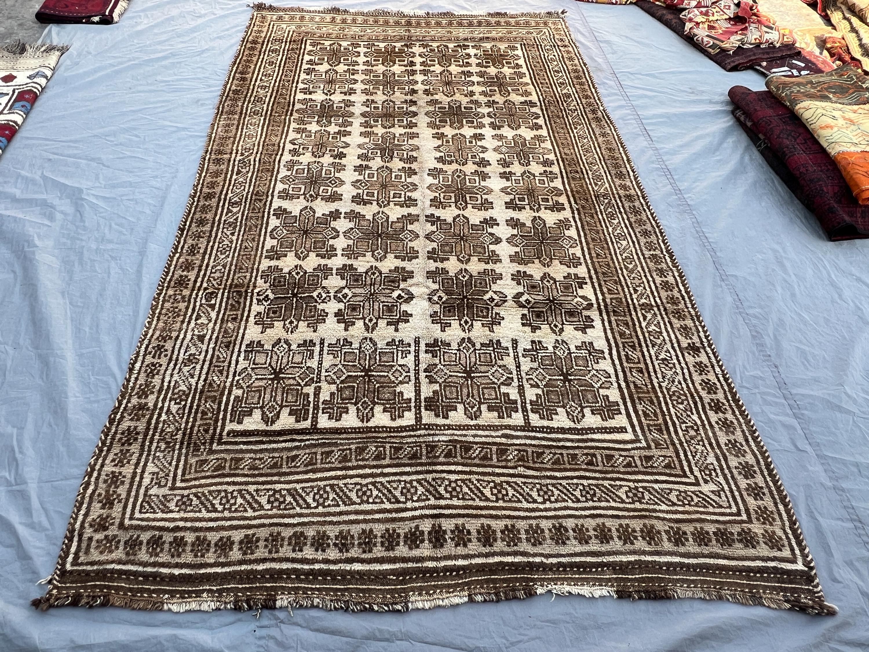 5'1x10'6 ft Vintage Afghan Hand-Knotted Kilim – Geometric Brown and Ivory Design, Handmade, Boho Home Decor, Cozy Living Room