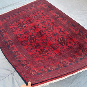 Tappeto moderno afgano annodato a mano 5x6&#39;8 ft / tappeto rosso turkmeno Bukhara, tappeto per camera da letto / tappeto per soggiorno, tappeto marocchino, arredamento boho, tappeto nomade