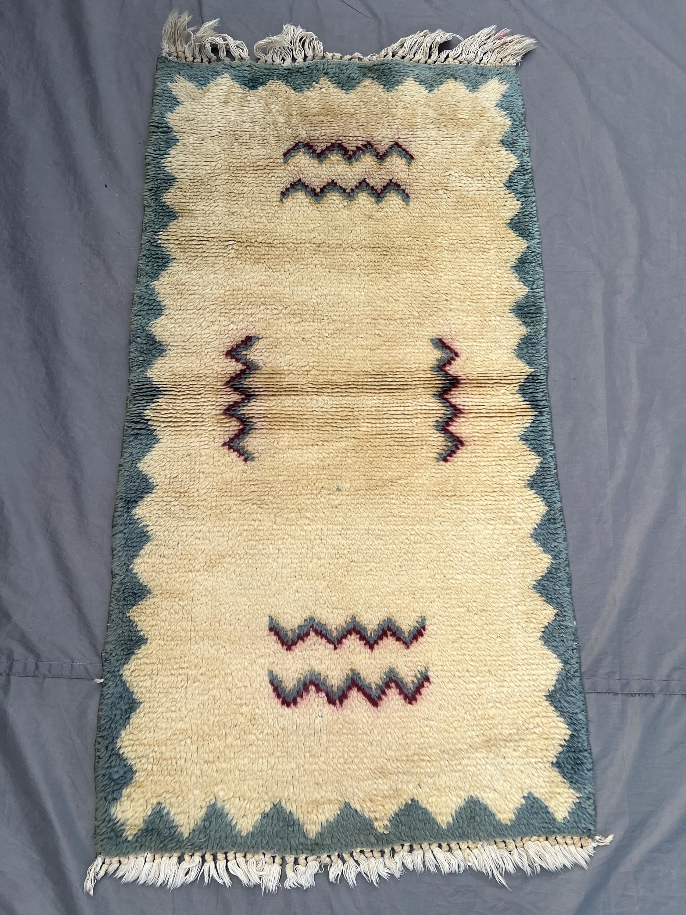 3x5 Handmade Antique Gabbah Rug, Full Pile Unique Moss Green and Cream Design Hand-Knotted Wool Tribal Accent rug | bedroom & study room rug
