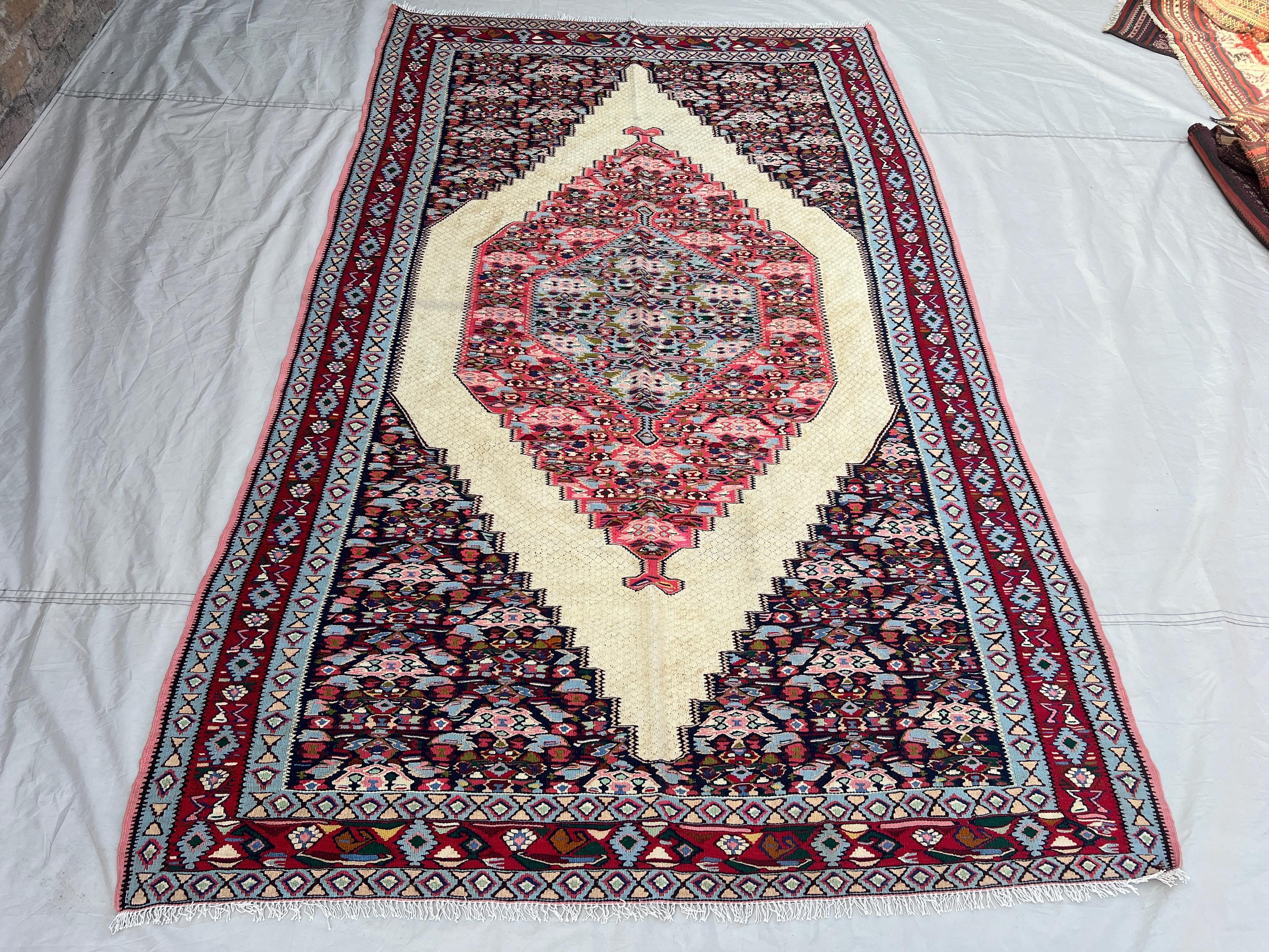 5x8 ft Vintage Afghan Kilim Rug, Handmade Flatweave Wool Rug, Floral Medallion Kilim, Cream Red Blue Area Rug, Boho Living Room Decor