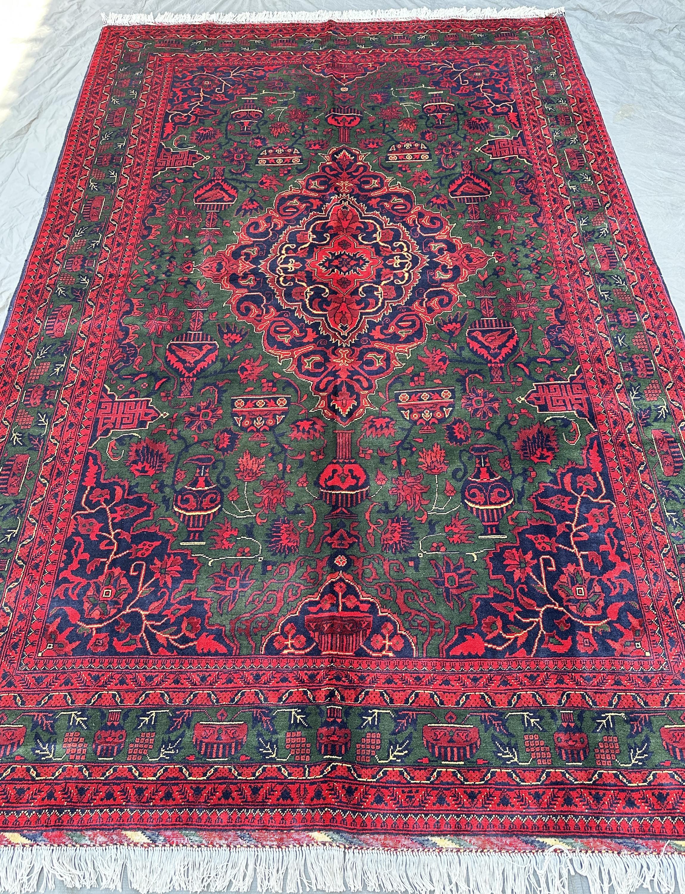 Hand-Knotted Wool Rug, Green Medallion Floral Vase, Red Border Traditional Style (7x10)