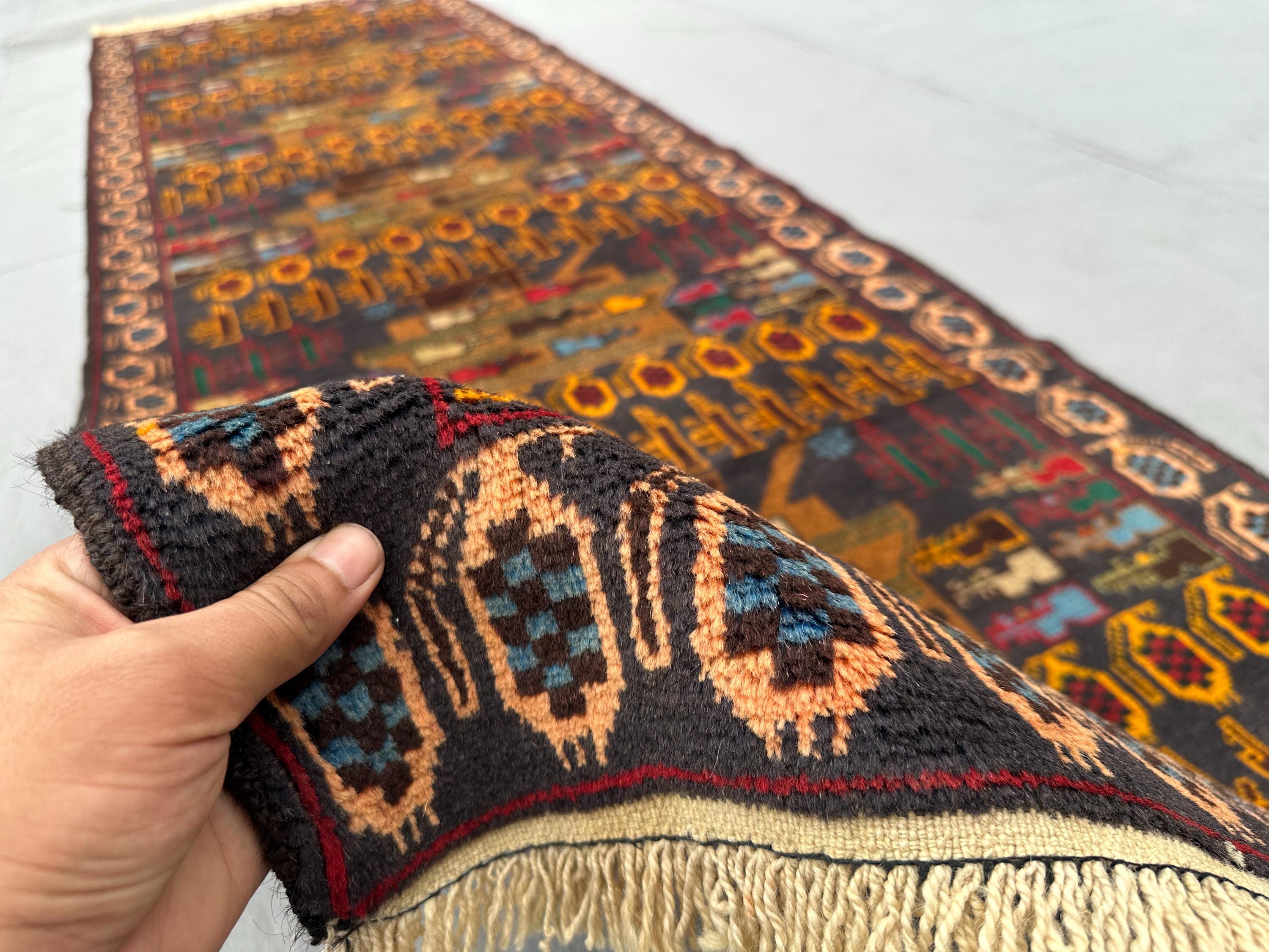Projection du dessin d'un tapis noué à la main En vente sur