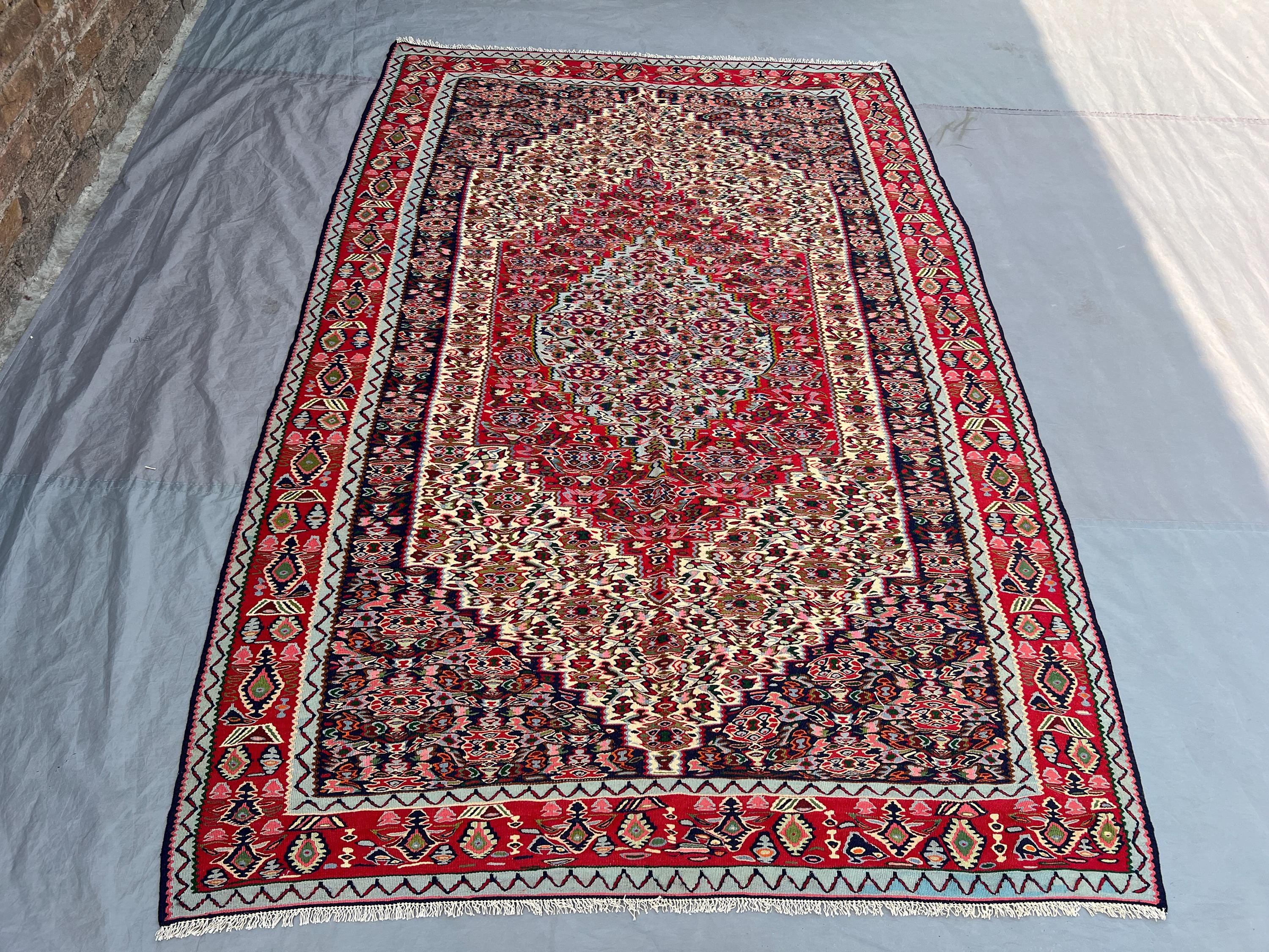 5'1x7'9 Vintage Afghan Kilim Handwoven Wool Flatweave Central Medallion Floral Red Ivory Pink Multicolor Area Rug Living Room Bedroom Decor