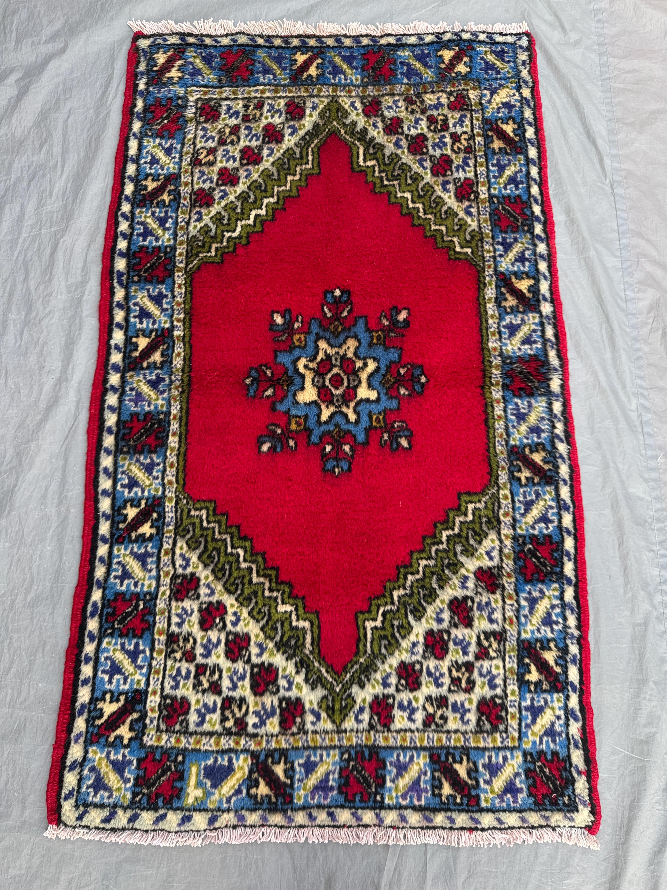 Red 2'8 x 4'8 Ft Vintage Turkish Hand Knotted Prayer Rug Traditional Mihrab Design Soft Pile Area Rug Decor Red Blue Green