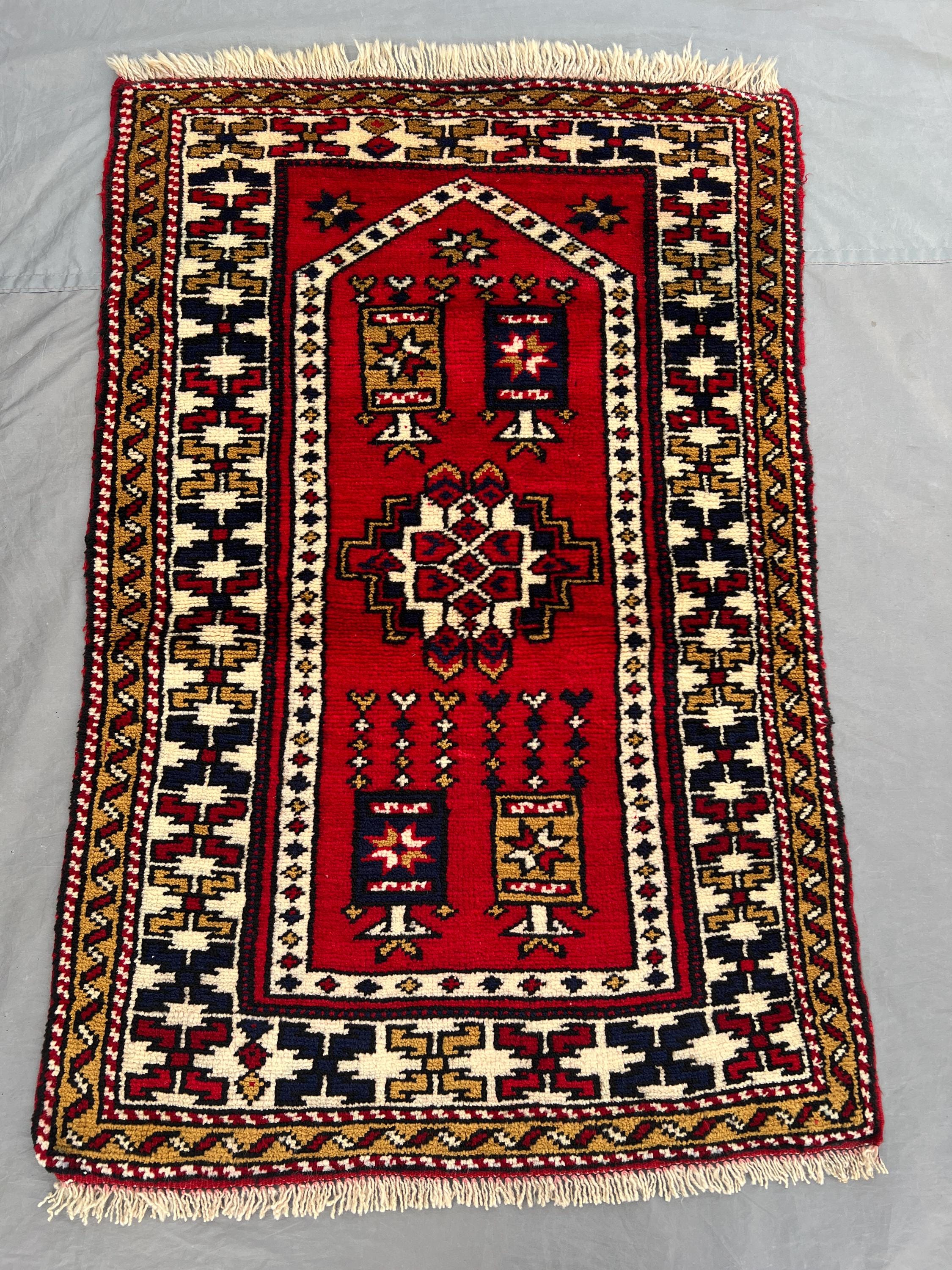Vintage Afghan Baluchi Prayer Rug 3x4, Hand Knotted Wool Mihrab Rug, Tribal Floral Islamic Decor, Small Red Gr