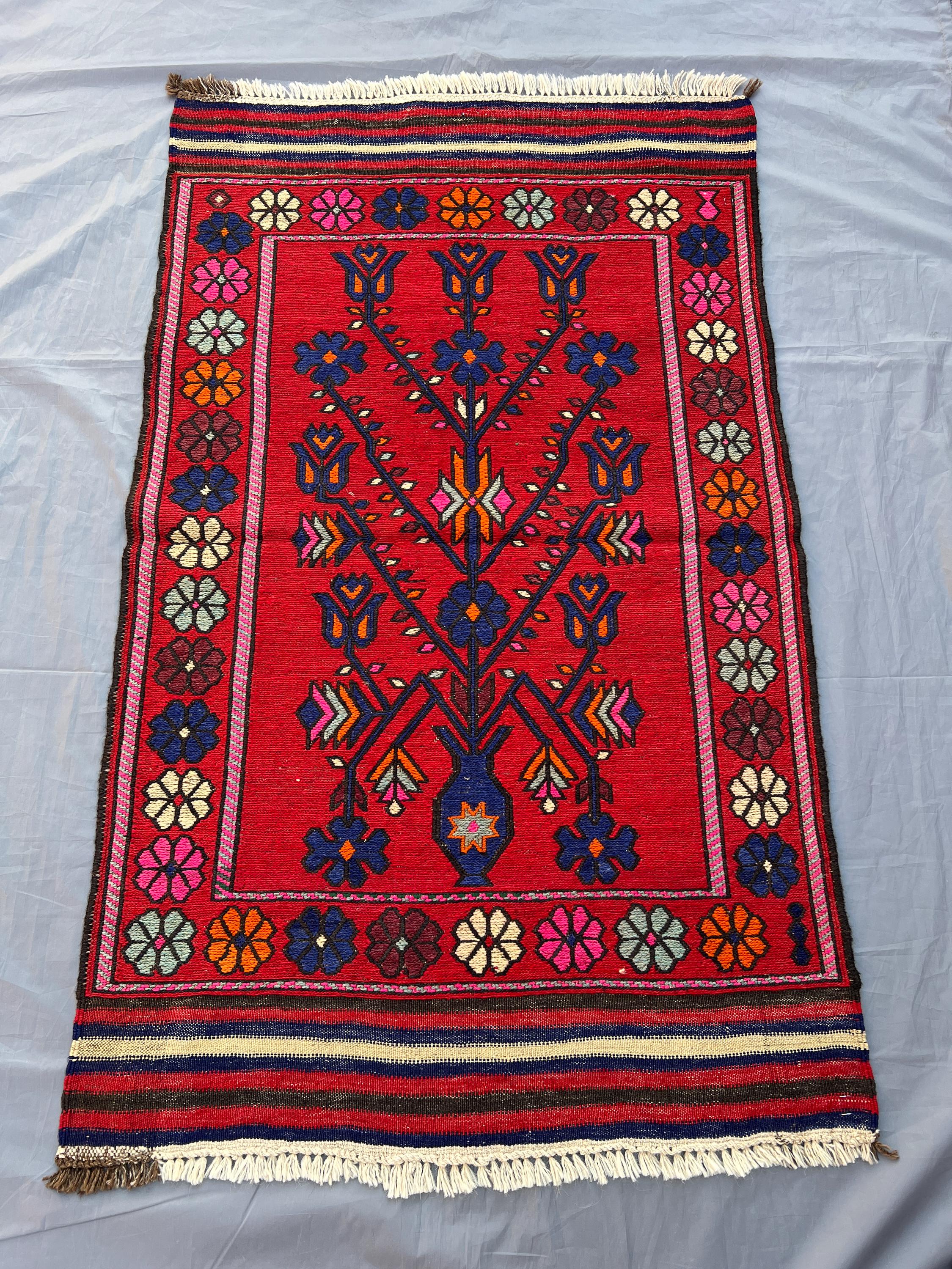 2.8x4.5 ft Afghan Handmade Tribal Kilim Rug, Baluch Wool Kilim, Floral Pattern, Red Vintage Wool Rug, Bohemian Area Rug, Unique Kilim