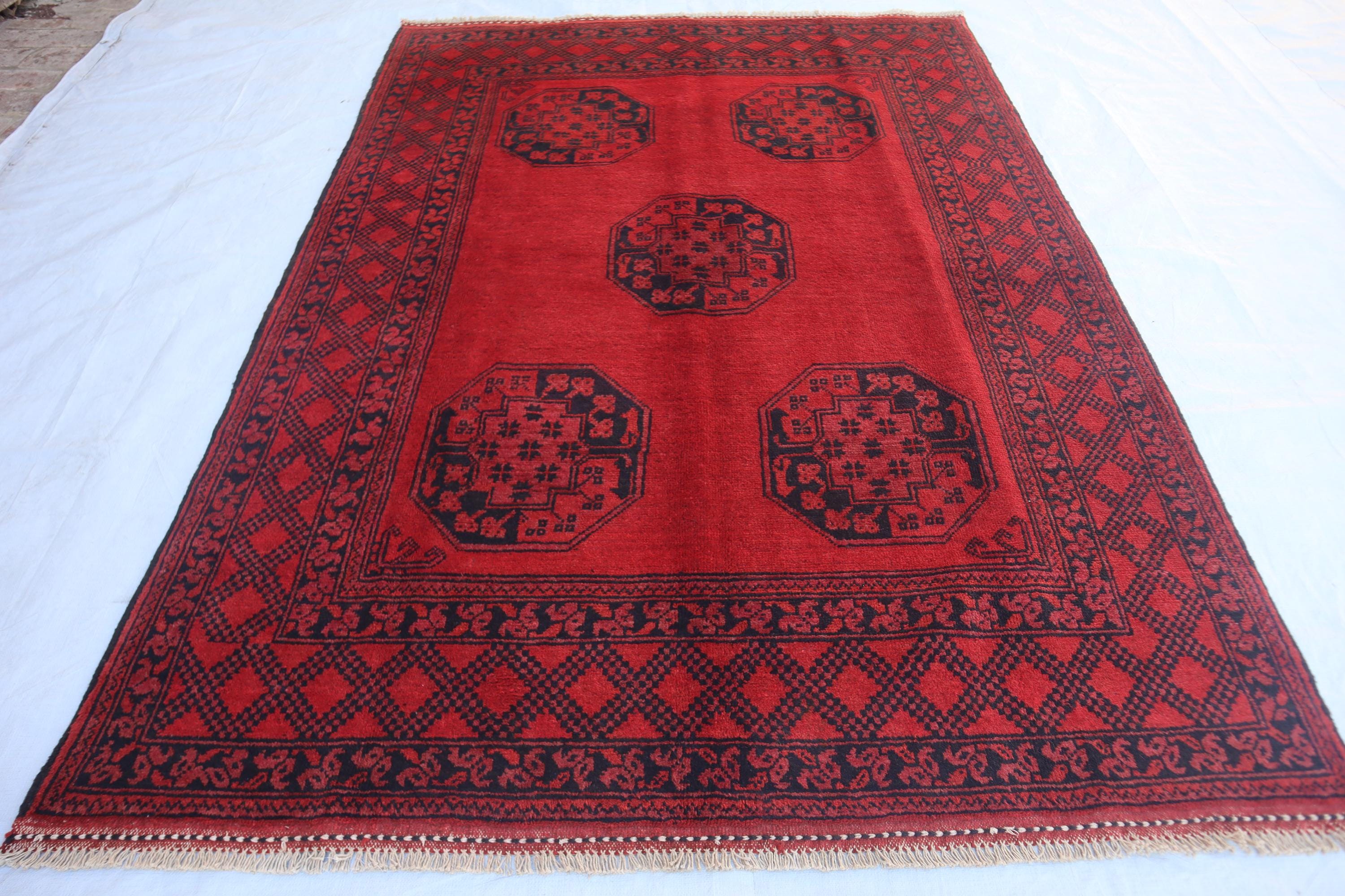 Hand-Knotted Turkmen Bukhara Rug – Red, Geometric Elephant Foot Design, 5x8 Traditional Wool Rug for Home Décor, Floor Rug, Living Room Rug