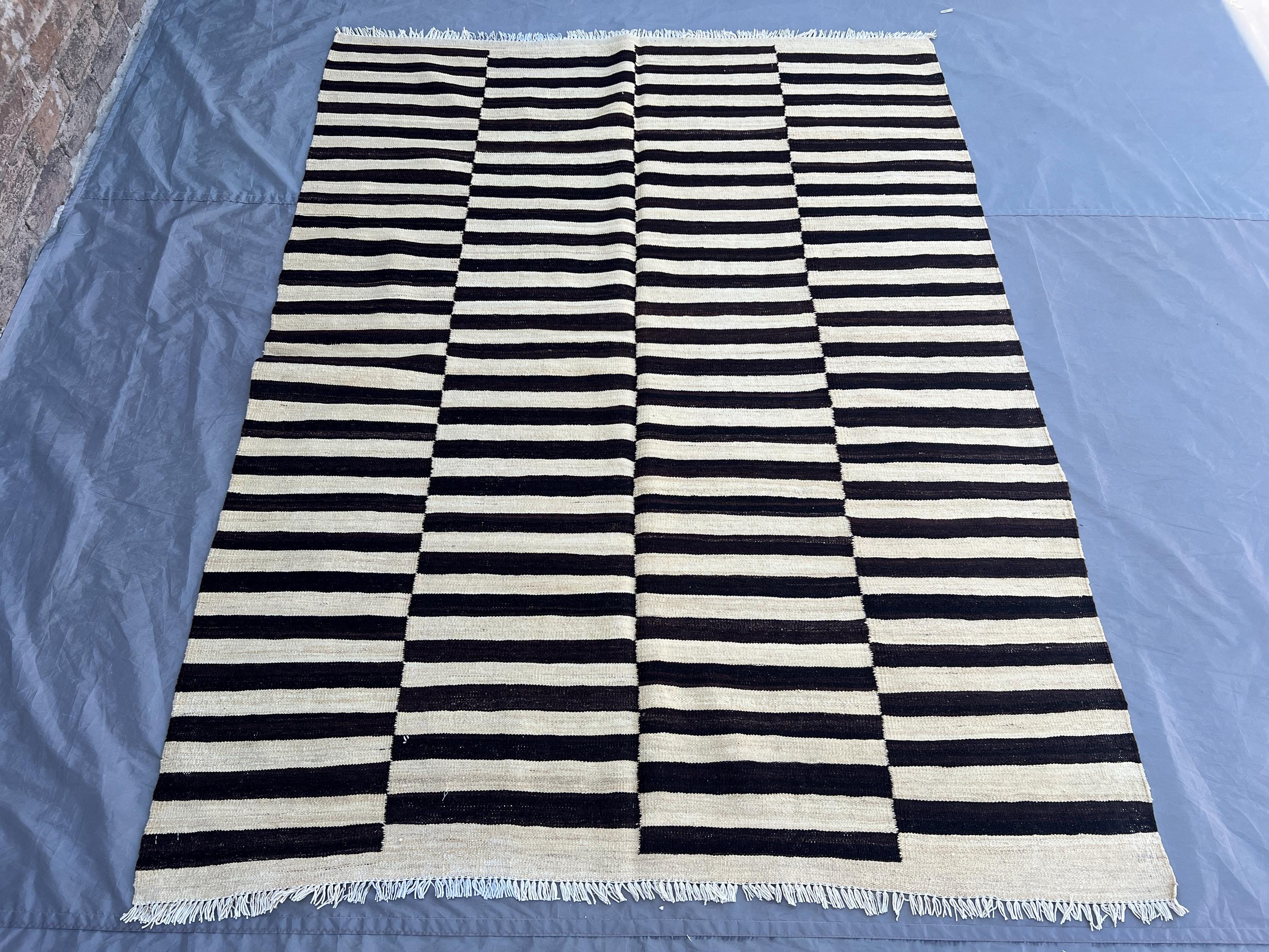 5x7 Handmade Flatweave Kilim Boho Rug, White And Black Modern Afghan Geometric Rug, Natural dyes, Bedroom Area Rug, Living Room Rug,