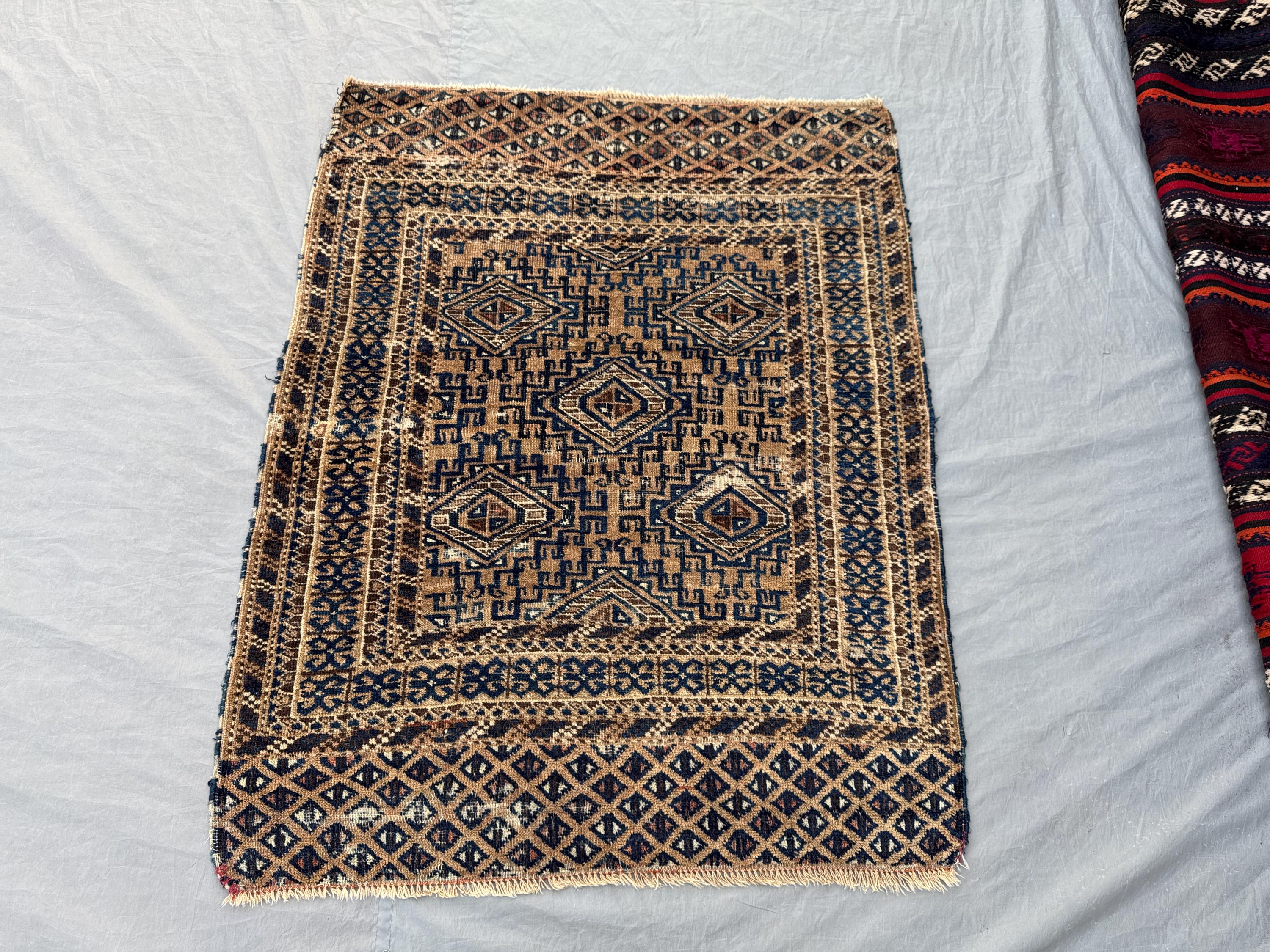 Turkish Hand-Knotted Vintage Rug Low Pile Medallion Design Small Area Rug Boho Decor Distressed 3 x 4 ft