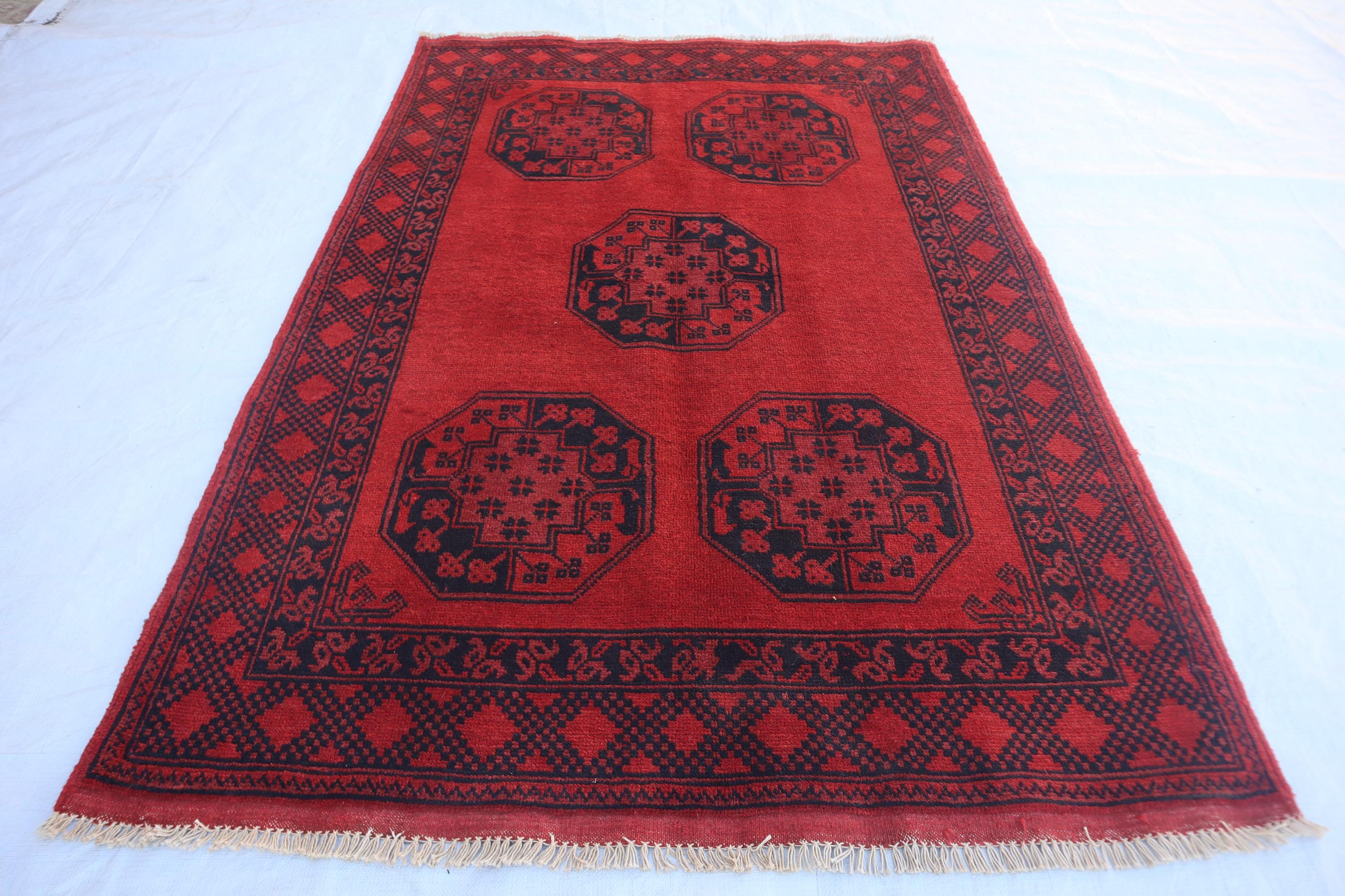 Hand-Knotted Turkmen Bukhara Rug – Red, Geometric Design, 122x180 cm (4'0" x 5'11"), Traditional Wool Rug for Home Décor, 4x6 Floor Rug