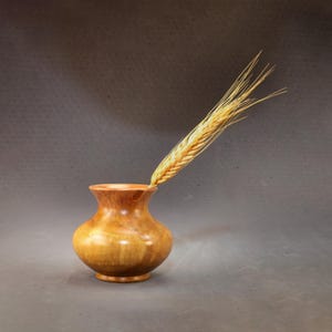 Pear oil vase for Dried Flowers |Rustic Wood Vase | Decorative Vase For Dried Flowers | Carved Minimalist Vase | Plant Accessories