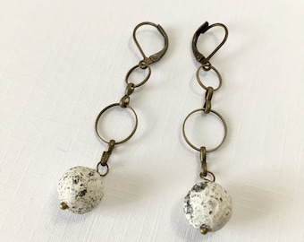 Antique White Patterned Drops on Circle Chain in Antique Brass Earrings (E-651)