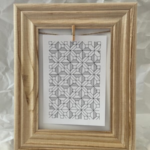 Cartão com padrão preto e branco. Cartão de felicitações tamanho DIN A6. Cartão de presente geométrico desenhado à mão. Cartão de decoração simples.
