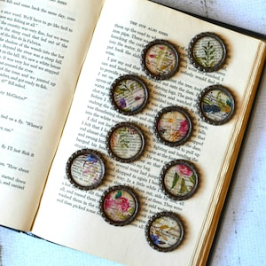 Book Page Bottlecap Magnets- Book Gift- Floral Book Page Decor- Library Gift- Flower Book Magnets- Book, Reading Lover- Book Kitchen Decor