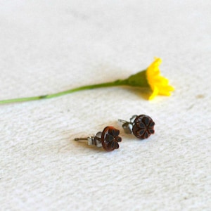 Vintage Flower Earrings- Titanium Brown Flower Studs- Carved Flower Earrings- Hypoallergenic Earrings- Simple Titanium Earrings- Girl Gift