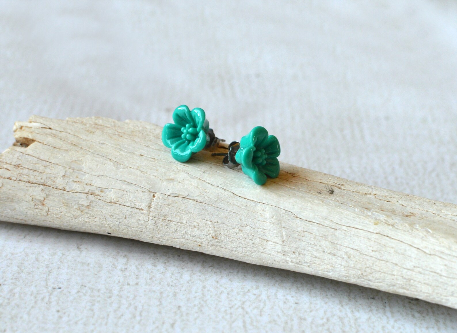 Hibiscus & Pearl Earrings