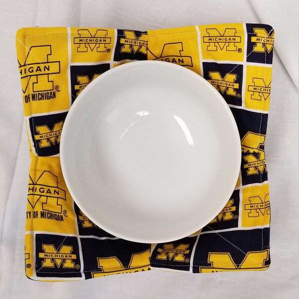 University of Michigan /UofM/Wolverines/Bowl Hot Pad/Ice Cream Bowl Holder/Bowl Cozy