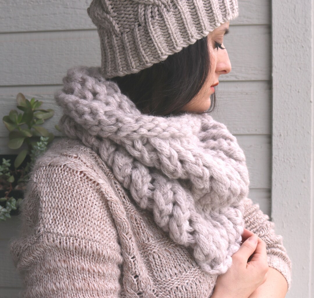 Oatmeal Thick Cowl, Hand Knit Scarf, Chunky Knit Scarf, Women Cowl ...